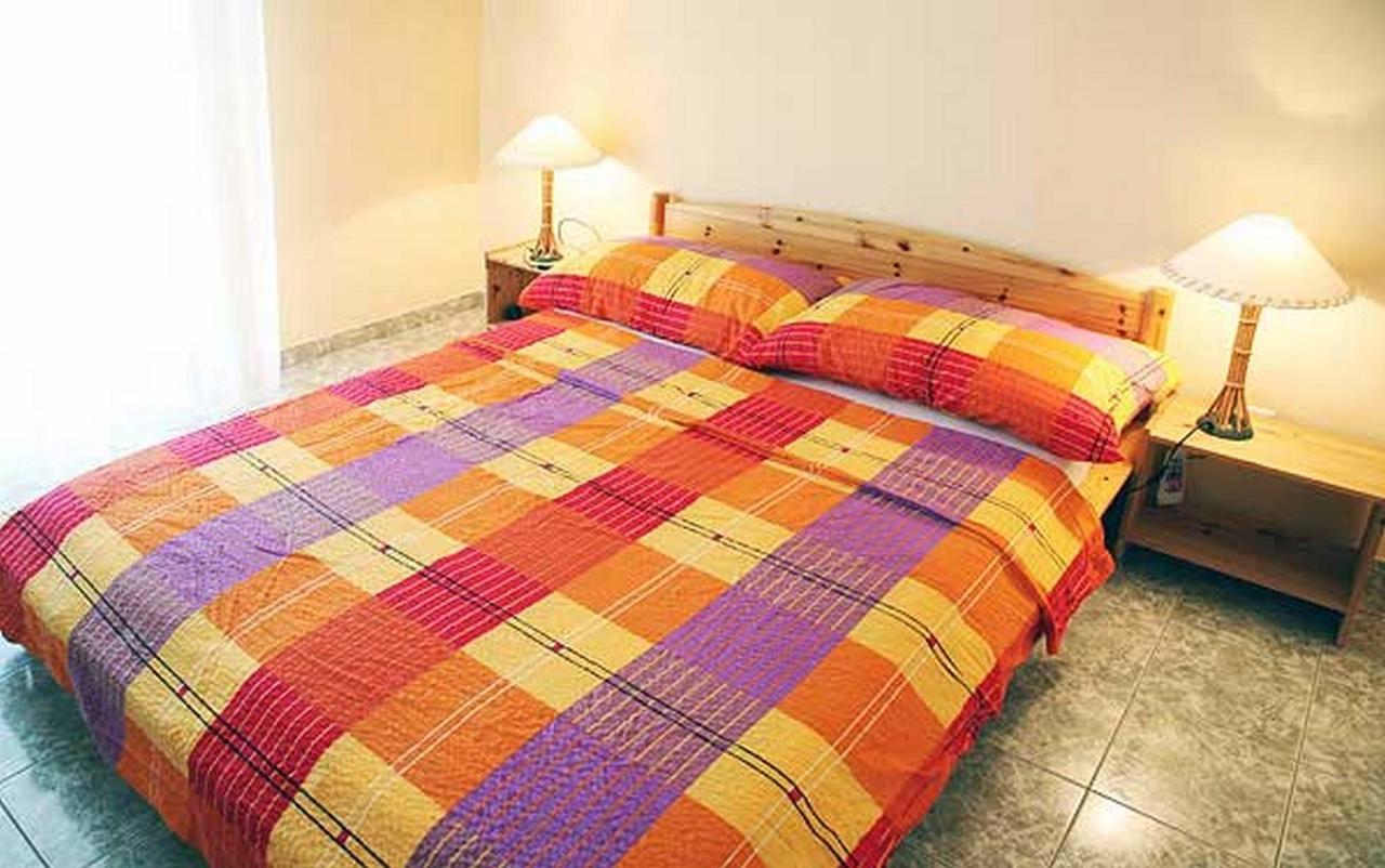 Apartments Barisic Hrvatskih Zrtava 404 Seget Vranjica Trogir Exterior photo