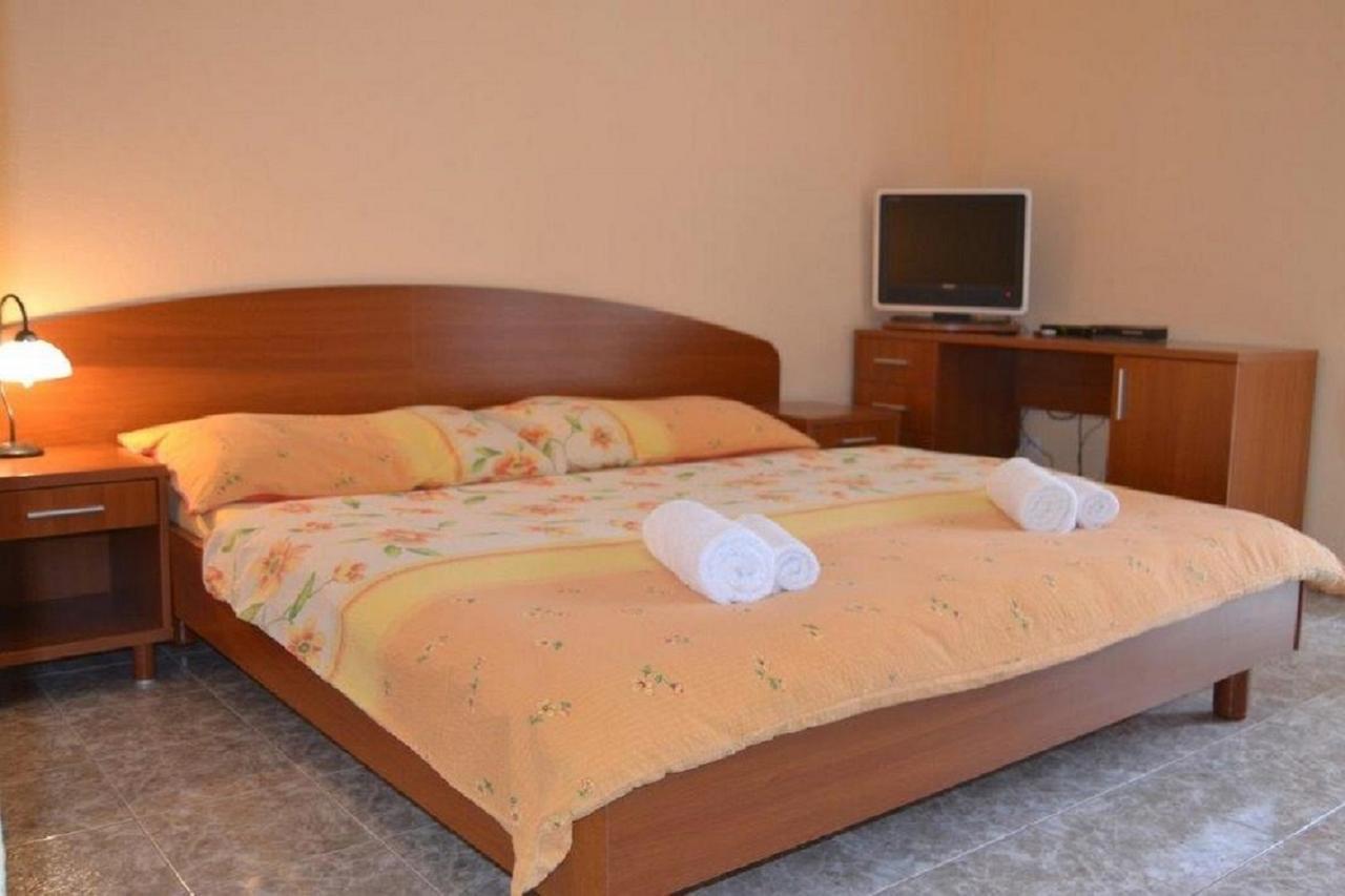 Apartments Barisic Hrvatskih Zrtava 404 Seget Vranjica Trogir Exterior photo