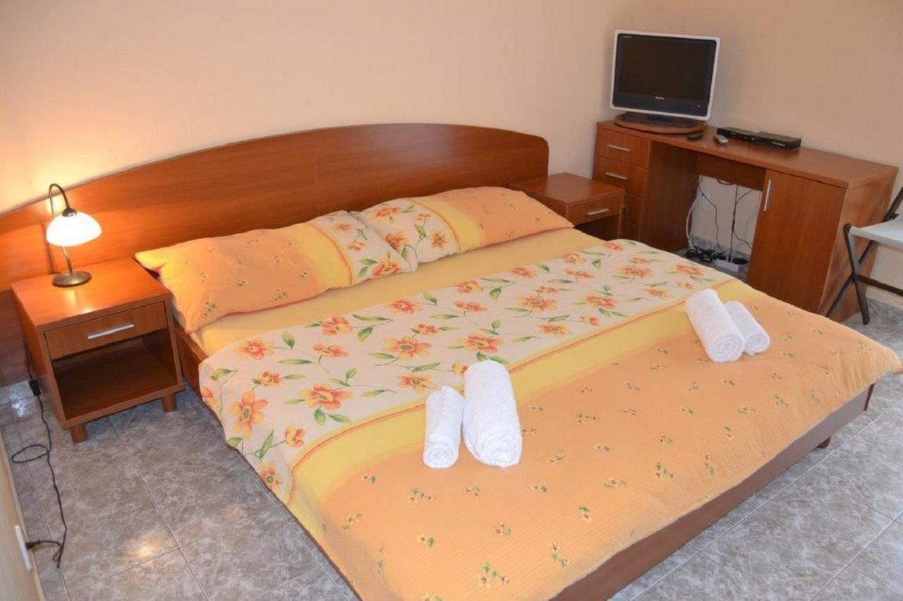 Apartments Barisic Hrvatskih Zrtava 404 Seget Vranjica Trogir Exterior photo